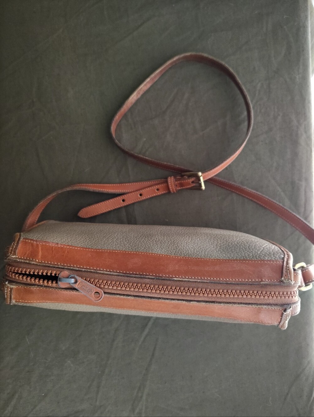 Vintage Dooney & Bourke All-Weather Leather Zip Crossbody Bag - AS IS - Picture 4 of 10